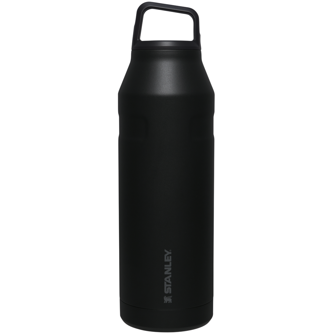 IceFlow™ AeroLight™ Bottle with Cap and Carry+ Lid