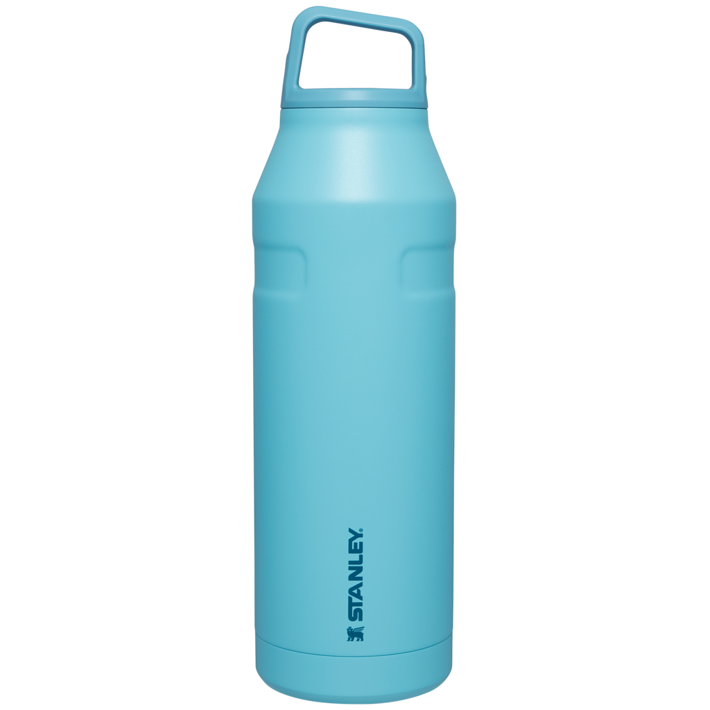 IceFlow™ AeroLight™ Bottle with Cap and Carry+ Lid