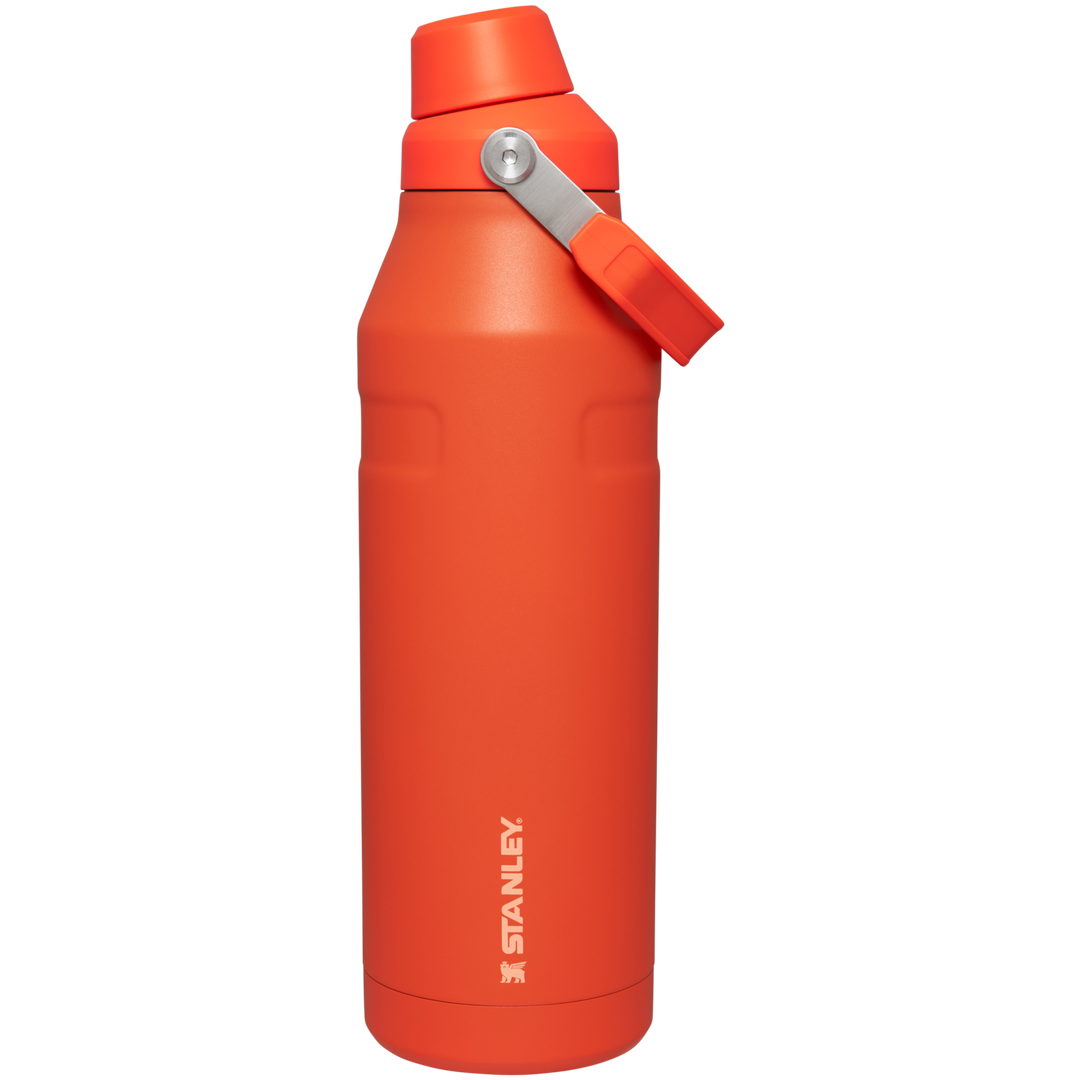 IceFlow™ AeroLight™ Bottle with Cap and Carry+ Lid